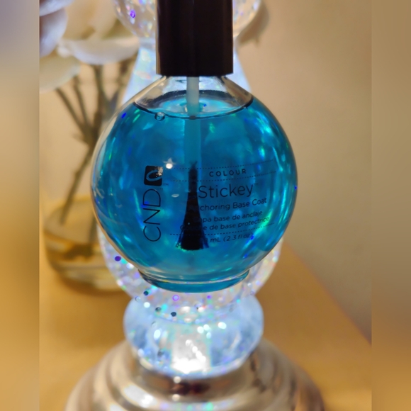 CND Stickey Anchoring Base Coat For Nails - Picture 2 of 2